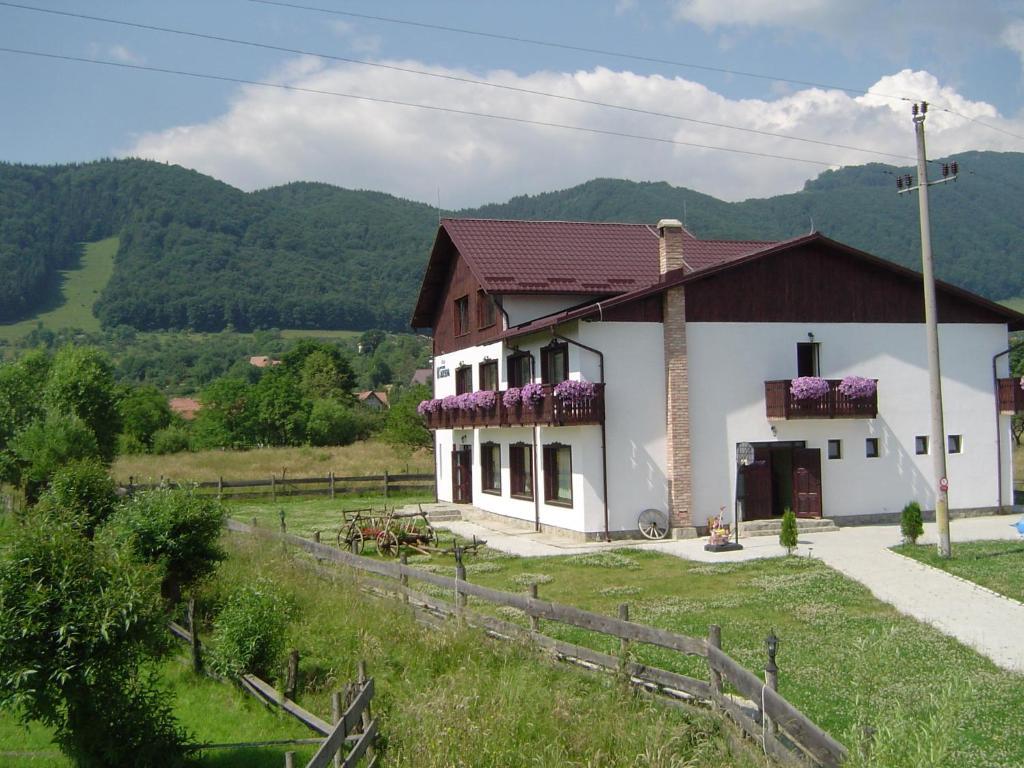 Serena Guesthouse Bran 브란 외부 사진